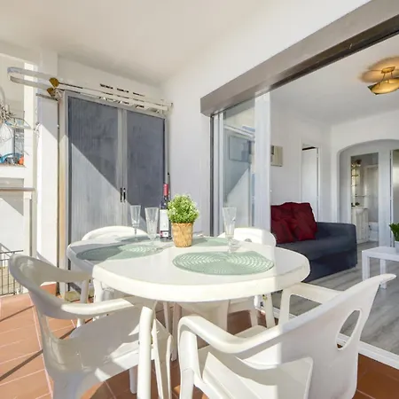 In Near Playa De Canyelles Apartment *