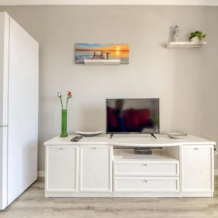 Apartment In Near Playa De Canyelles *