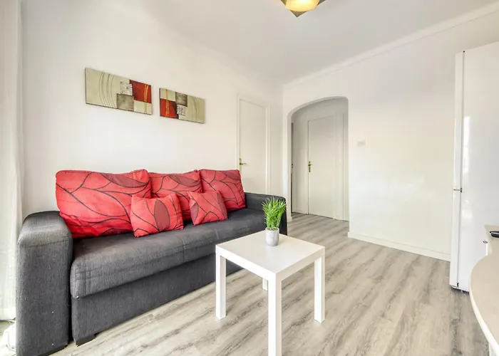 In Near Playa De Canyelles Apartment