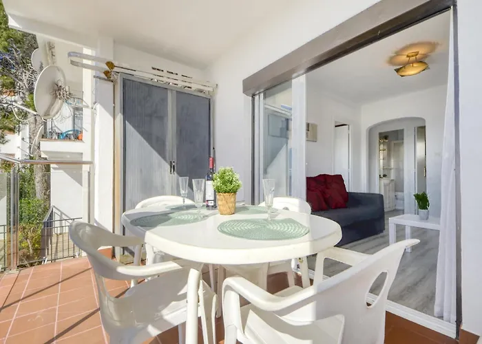 In Near Playa De Canyelles Apartment *