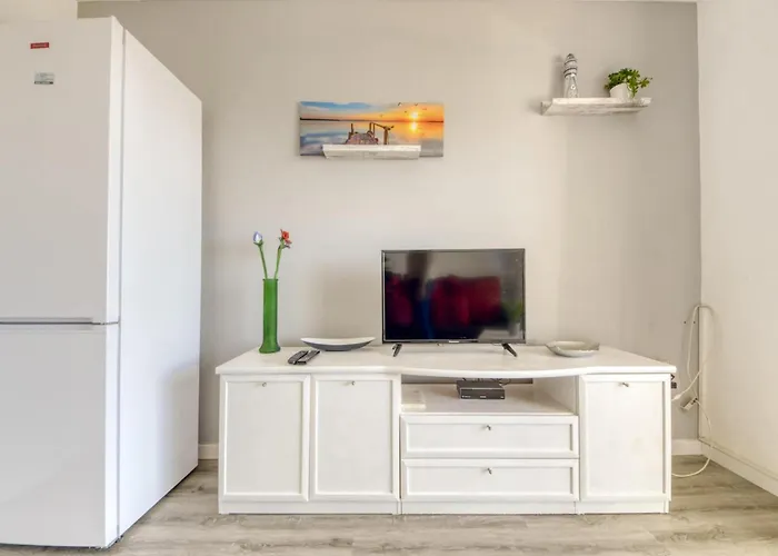 Apartment In Near Playa De Canyelles *
