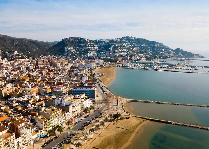 Apartment In Near Playa De Canyelles